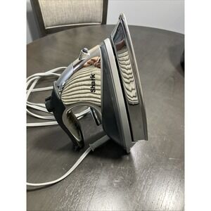 SHARK EURO-PRO #G1472 120V ELECTRIC FLAT IRON W/WATER STEAM Black and Silver